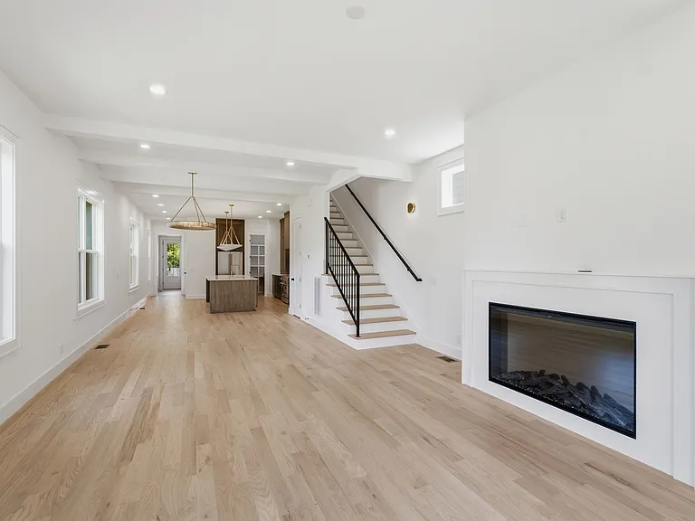 731B Croley Dr — Photo 15