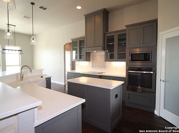 5th image of 107 Saint Clare Woods