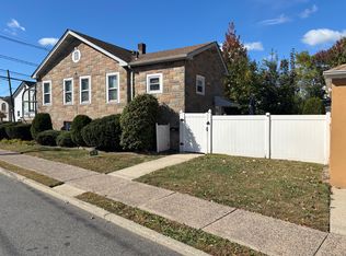 90 Calicooneck Rd, South Hackensack, NJ 07606
