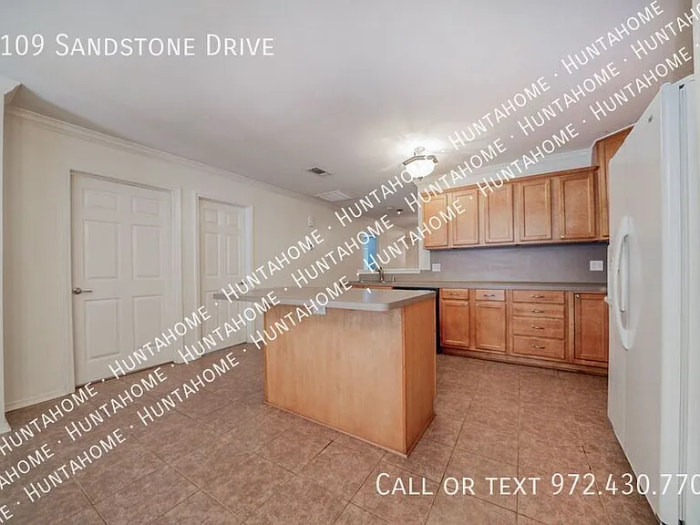 2109 Sandstone Dr — Photo 18