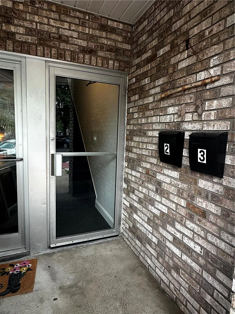 2 bed, 1.0 bath, 900 sqft, $1,850 — Photo 2