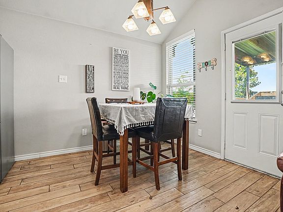 5th image of 1525 Sams Cir