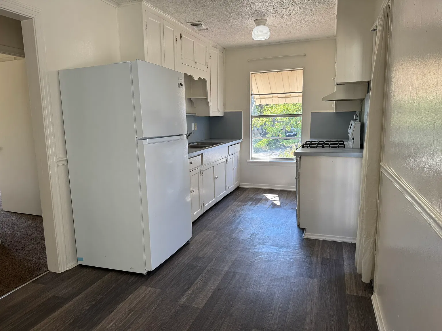 2 bed, 870 sqft, $1,350 — Photo 4