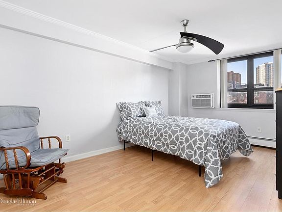 3rd image of 301 Cathedral Pkwy #4T