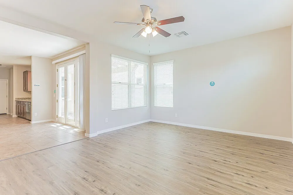 4 bed, 3.0 bath, 2437 sqft, $3,070 — Photo 4
