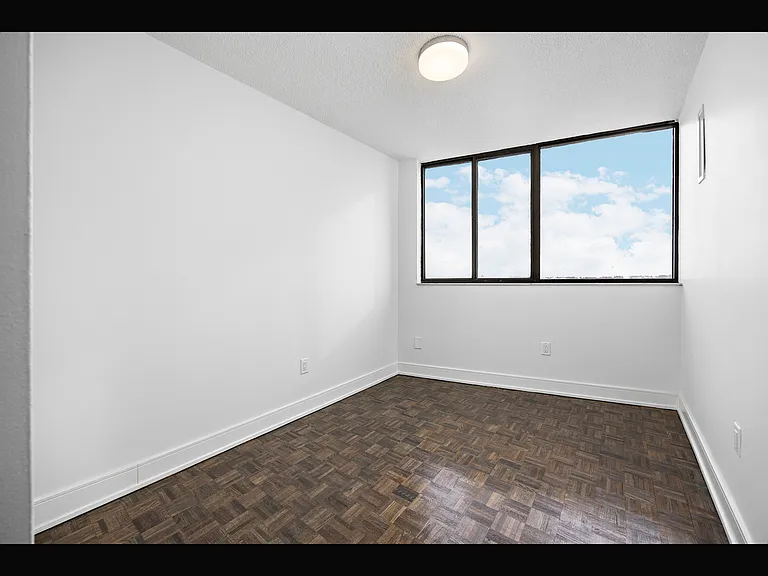 2375 The Collegeway — Photo 21