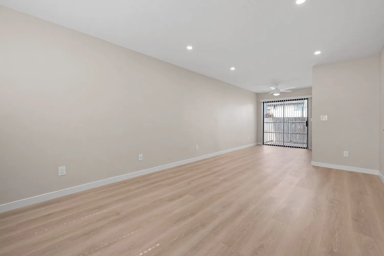 2 bed, 1.5 bath, 950 sqft, $2,850 — Photo 3
