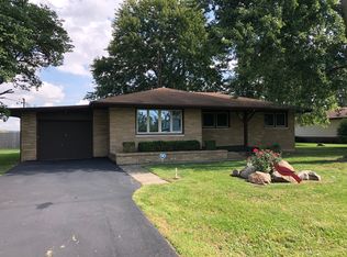 230 Paris St, Dewitt, IL 61735