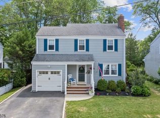 68 N Summit Ave, Chatham, NJ 07928