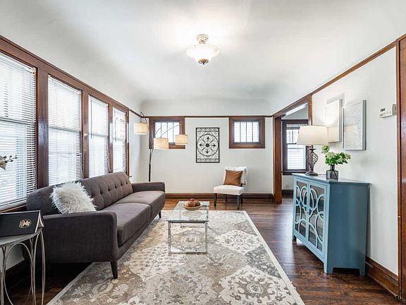 4th image of 3329 N Bremen St #3331