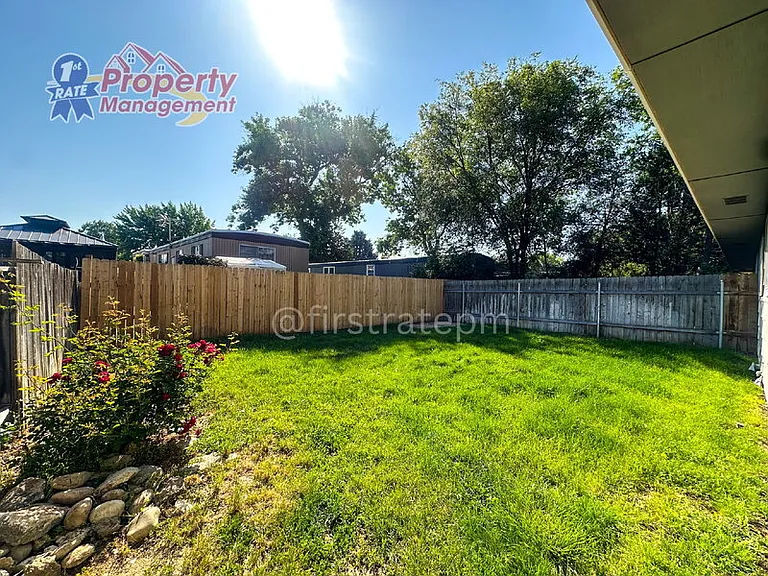 1824 N Crestmont Dr — Photo 17