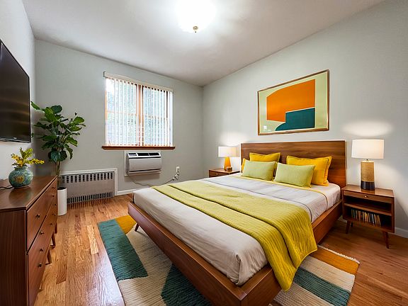 4th image of 588 Leonard St #B