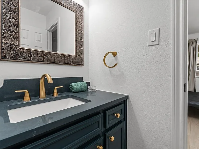 1409 Lantern Light Dr — Photo 10