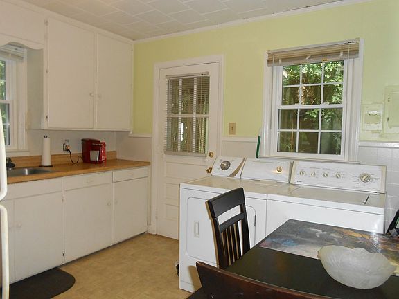 4th image of 103 Stinson St