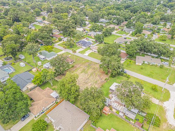 2nd image of 2324 Orange Tree Dr
