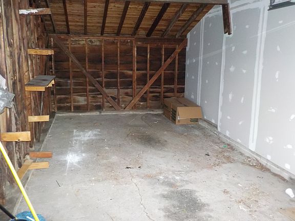 3rd image of 151 W Aaron Dr