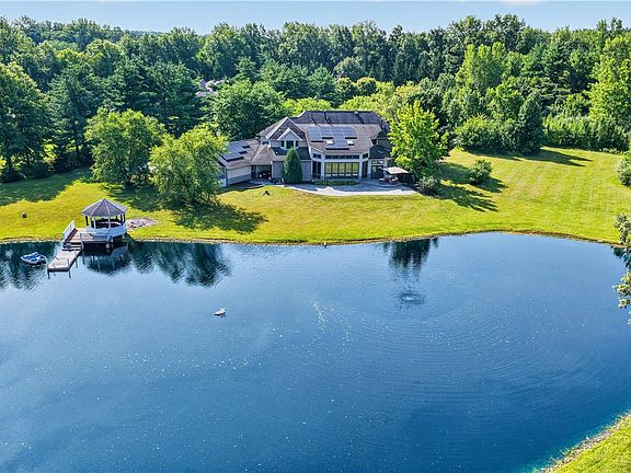3rd image of 2781 Shagbark Dr