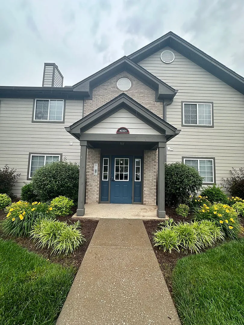 Worthington Glen Condo For Rent - 2BR/2BA with Garage and Bonus Room! — Photo 1