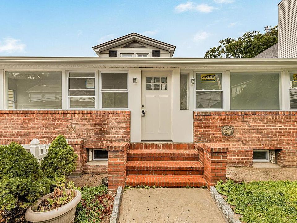 1st image of 9 Hillcrest Avenue