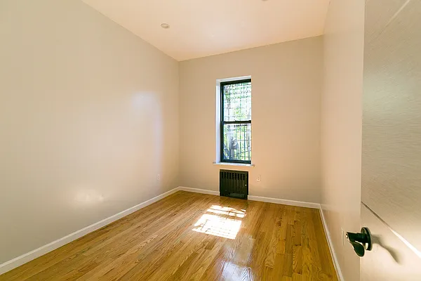 Rented by Nooklyn NYC LLC | media 18