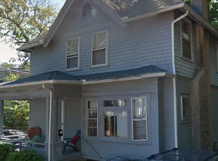 1332 Forest Ct, Ann Arbor, MI 48104