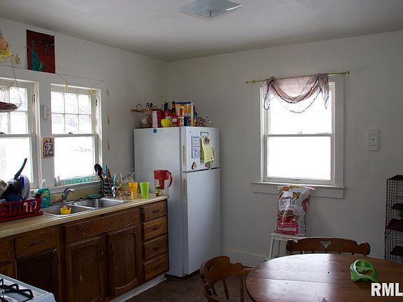 5th image of 720 N Carico St