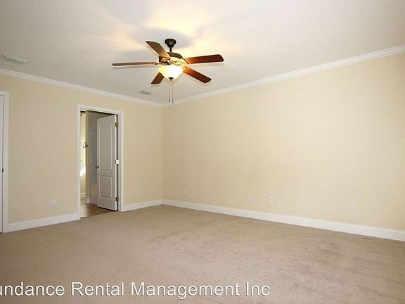 5th image of 28 Magnolia Ave