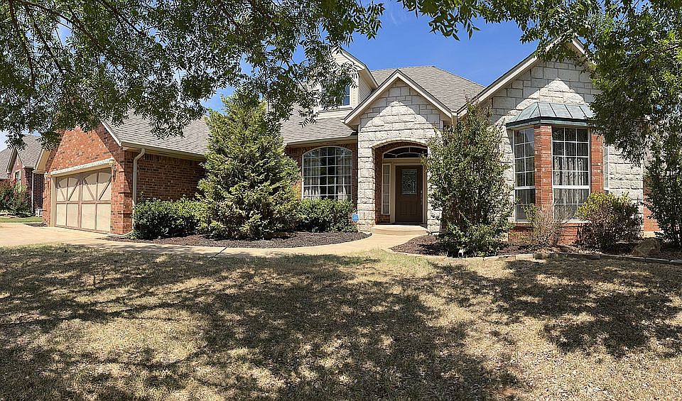 1st image of 133 Bonaire Dr