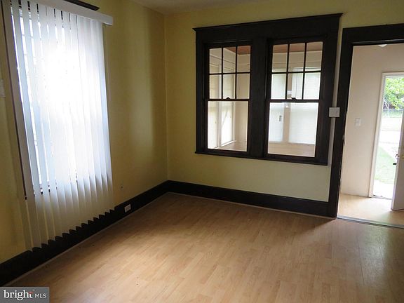 5th image of 1642 48th St