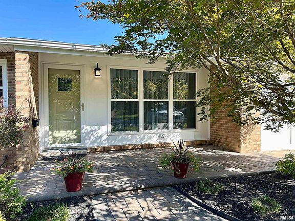 3rd image of 1406 W Taylor Dr