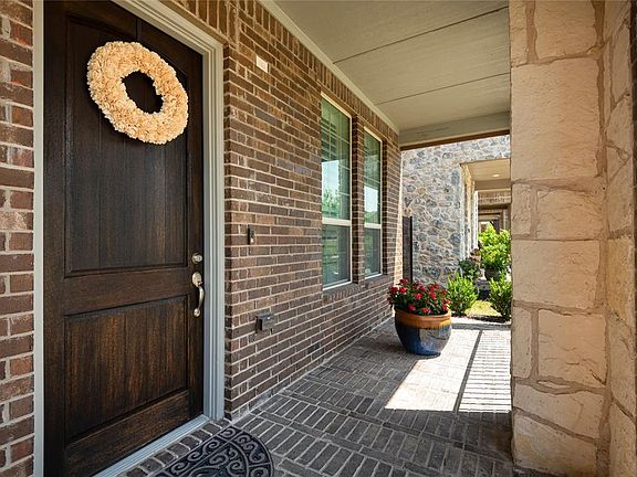 5th image of 1368 Elaine Dr