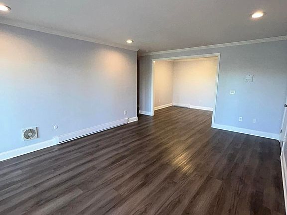 3rd image of 330 Shore Dr APT B-11