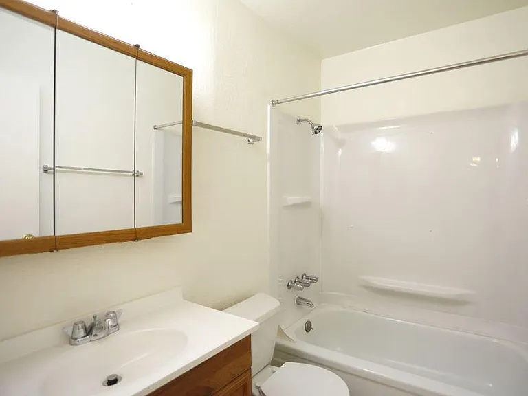 Flatirons Park Apartments — Photo 17