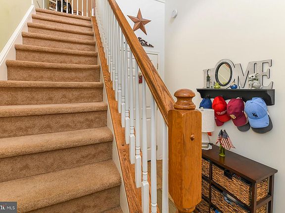2nd image of 66 Pelican Pl W