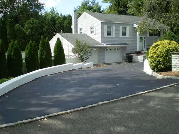 15 Cleveland Ave, East Hanover, NJ 07936