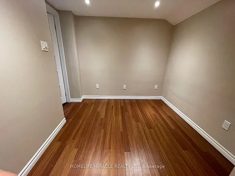 5547 Wheatland Ct — Photo 9