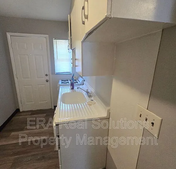 81 N Hampton Rd #A — Photo 13