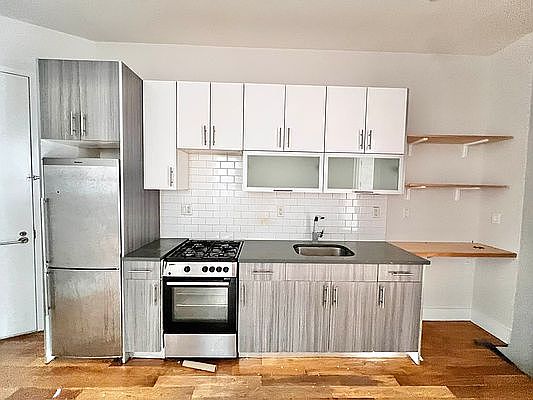 5th image of 474 Lafayette Ave APT 1F