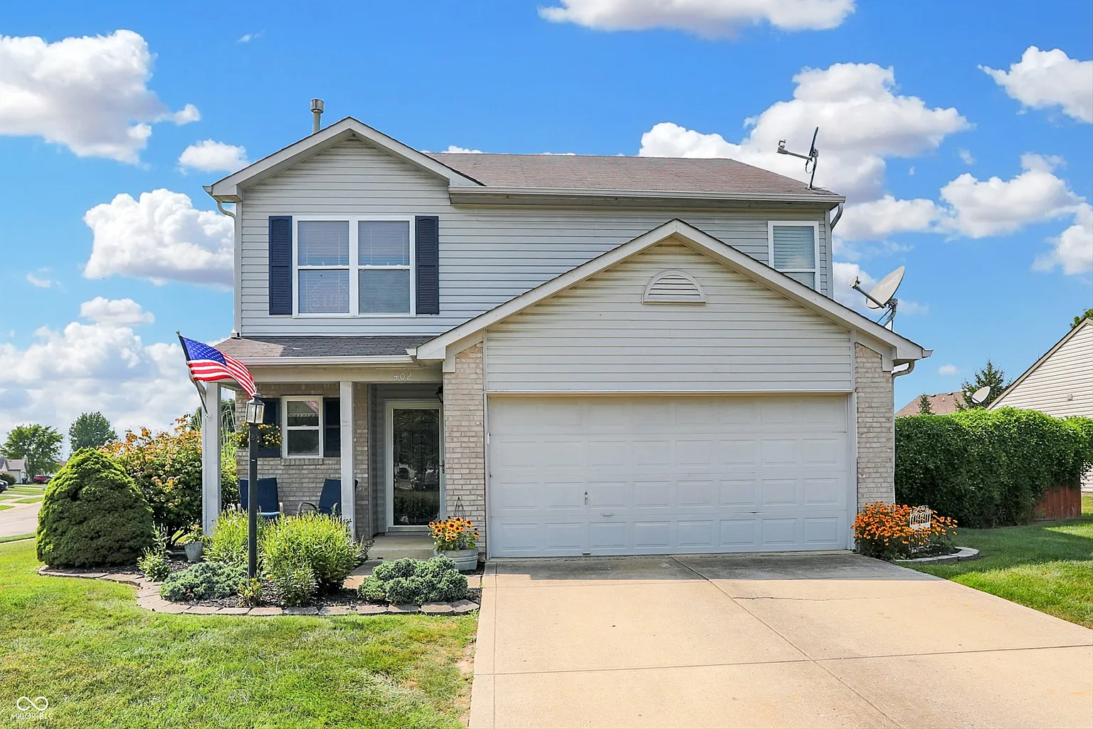 402 Woodstream Dr photo 1
