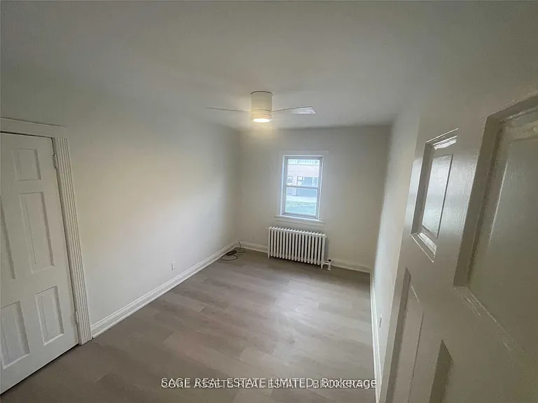 1083 Avenue Rd #4 — Photo 22
