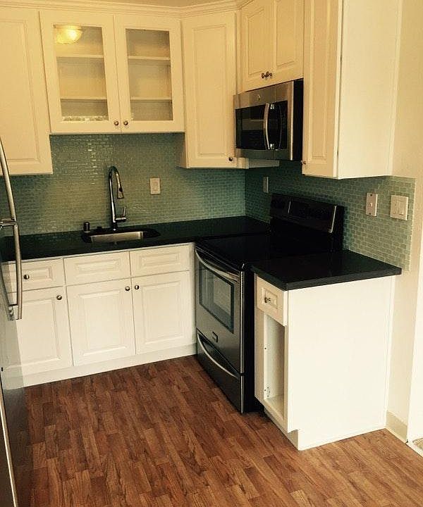 Quartz counters, new cabinets
