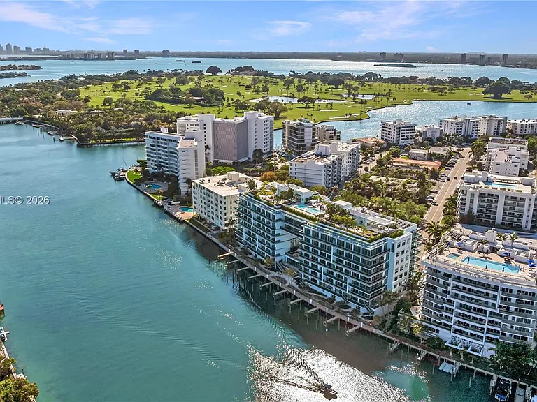 9221 E Bay Harbor Dr #511 — Photo 39