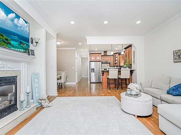 4th image of 1023 72nd St #3A