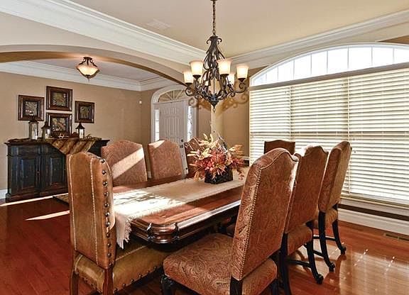 4th image of 327 Cypress Place Dr