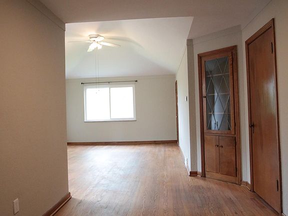 3rd image of 836 Northwest Blvd APT B