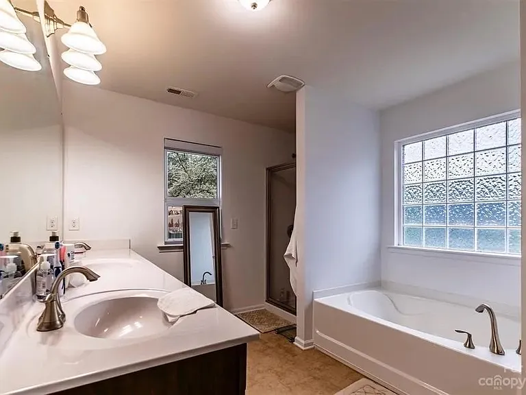 10034 Paxton Run Rd — Photo 6