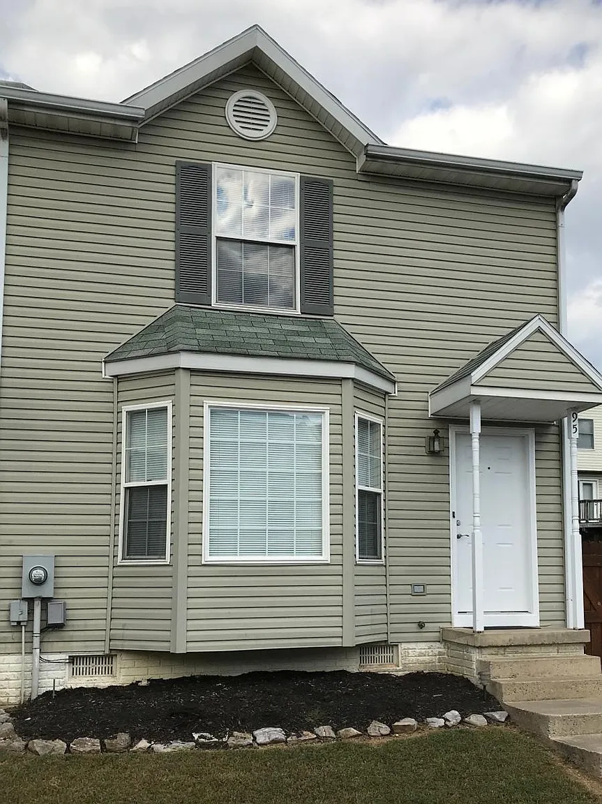 95 Stadium Cir photo 1
