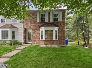 11 Excalibur Ct, Old Bridge, NJ 08857