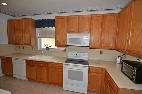 4th image of 1043 NW 139th Ter