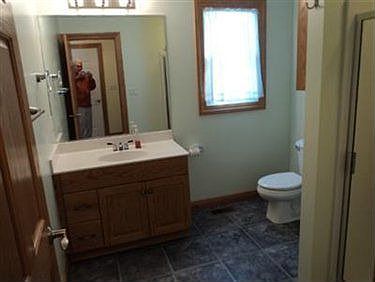3rd image of 808 Heron Dr